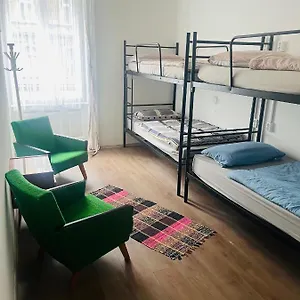 Hostel East Point
